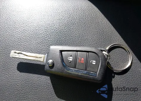 2021 Toyota Rav4 Hybrid Le z USA, uszkodzony, nr VIN 4T3LWRFV2MU013871